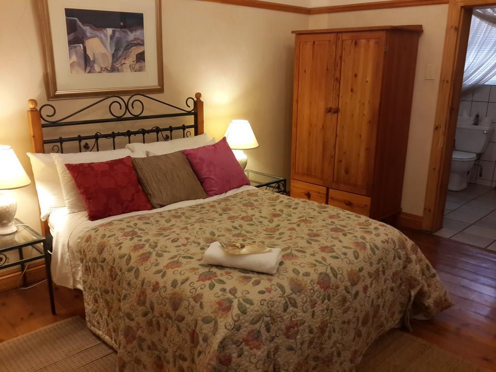 Cecil John Rhodes Guest House Kimberley Szoba fotó